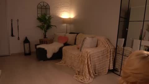 Kristina Kriss online show from 02.22.26