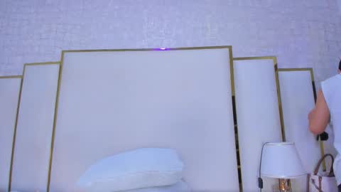 Paola  online show from 01.16.26