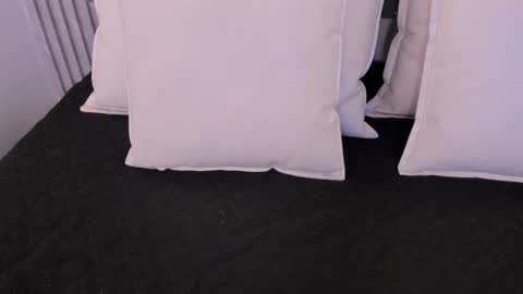 Snapshot of paolab_g chatting on 02.21.25 online show from 02.21.25