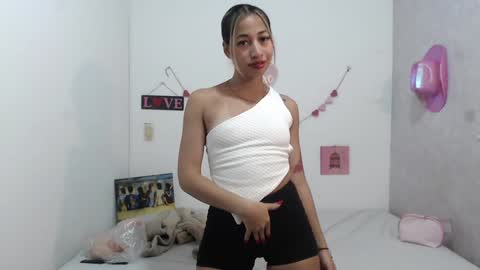 Paola online show from 01.31.25