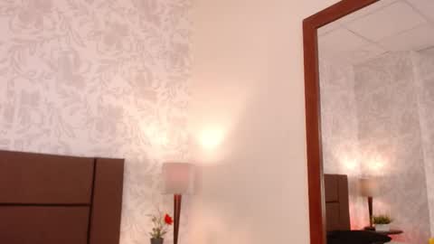 paolagh_ online show from 11.19.25