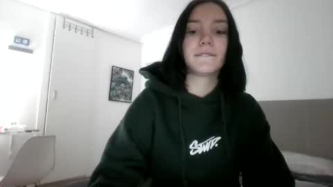 Paola Hard online show from 11.27.25