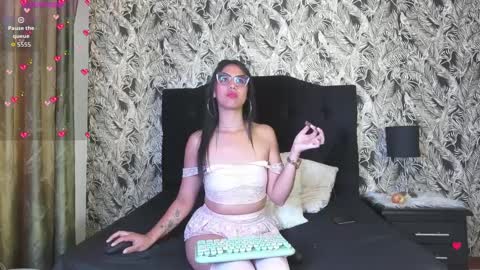 Paola Turner online show from 09.11.25