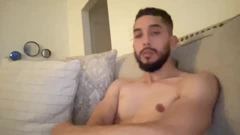 papicubano_guapo23cm online show from 12.16.24