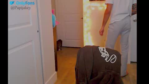  -- New Videos Down Below online show from 12.23.25