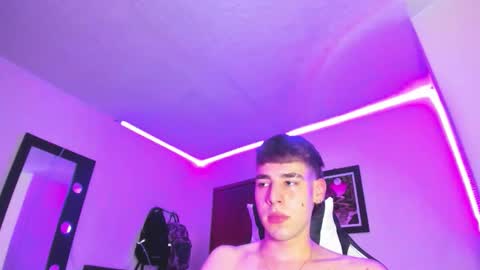 Snapshot of papinoha chatting on 12.16.25 Noha online show from 12.16.25