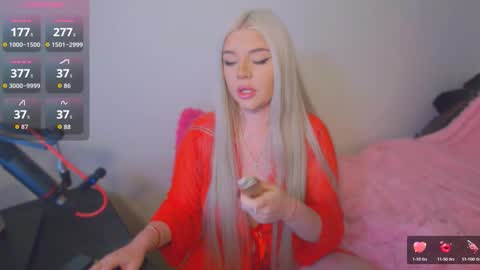 Snapshot of paradise_for_you_ chatting on 10.19.25 Victoria online show from 10.19.25