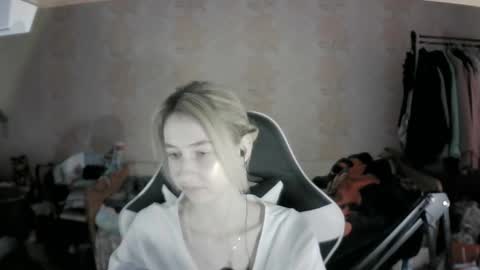 Snapshot of paradise_shade chatting on 11.29.25 paradise_shade online show from 11.29.25