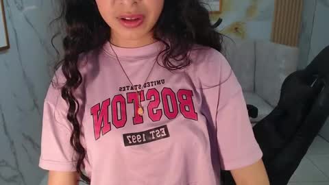 Snapshot of paris_1sub chatting on 02.15.25 Paris 1sub online show from 02.15.25