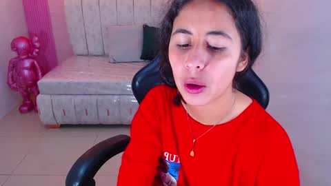 Snapshot of paris_1sub chatting on 09.18.25 Paris 1sub online show from 09.18.25