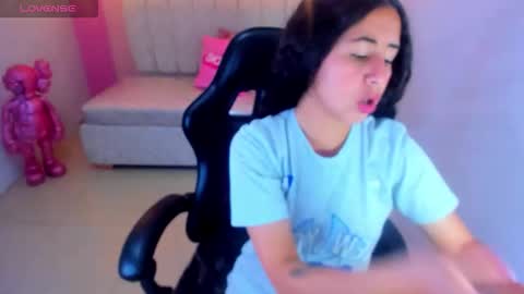 Snapshot of paris_1sub chatting on 11.29.25 Paris 1sub online show from 11.29.25