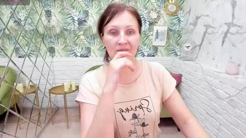 Snapshot of paris_cherry chatting on 01.20.25 Paris online show from 01.20.25