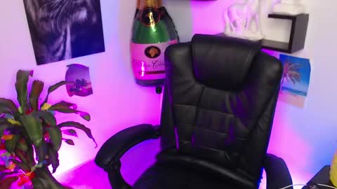 Paris D angelo online show from 01.13.25