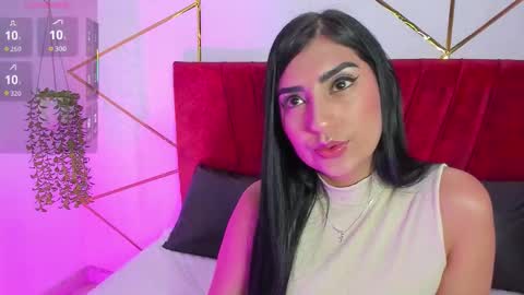 paris_evans_01 online show from 11.05.25