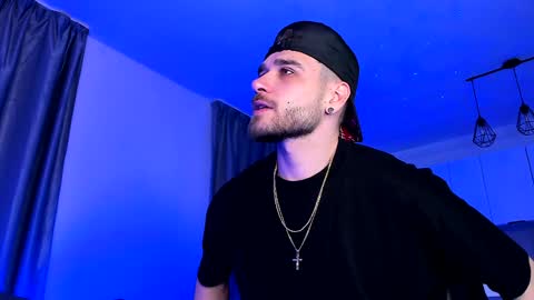 Paris online show from 01.03.25