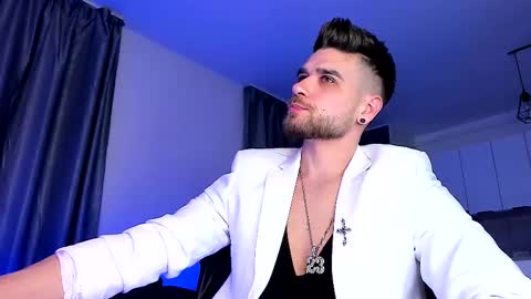 Paris online show from 02.11.25