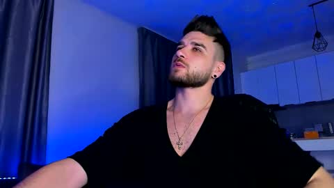 Paris online show from 12.04.25