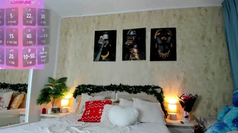 Paris online show from 12.28.24