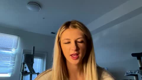 parisbaby2000 online show from 03.03.25