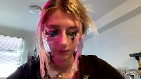 parisbaby2000 online show from 03.10.25