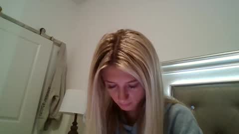 parisbaby2000 online show from 10.29.25