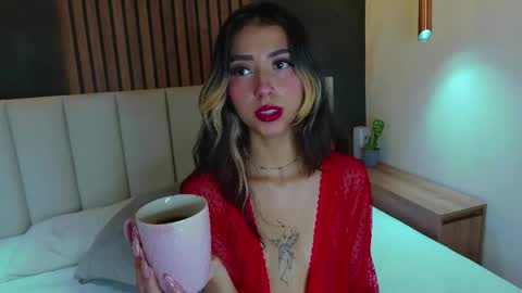 Snapshot of parisfox_ chatting on 02.12.25 PARIS online show from 02.12.25