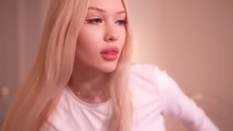 Snapshot of party_4_u chatting on 11.22.25 Sofi online show from 11.22.25