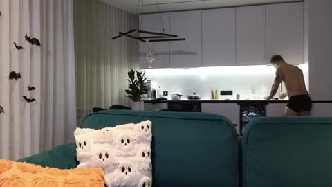 Pashka online show from 10.28.25