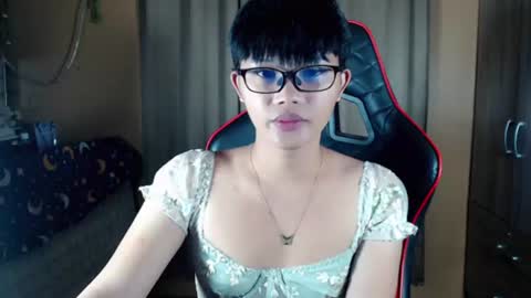 Snapshot of pastilgirl chatting on 07.21.26 jobert online show from 07.21.26