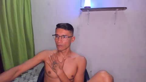 EDUAR Independent model online show from 11.26.25