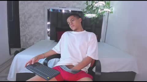 Snapshot of patriick_miller chatting on 02.19.26 patriick_miller online show from 02.19.26