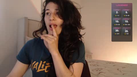 Snapshot of pau_1 chatting on 12.10.24 paula online show from 12.10.24