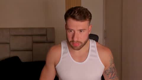 Snapshot of paul_roger chatting on 01.21.25 PAUL ROGER online show from 01.21.25