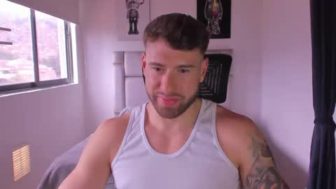 Snapshot of paul_roger chatting on 03.05.25 PAUL ROGER online show from 03.05.25