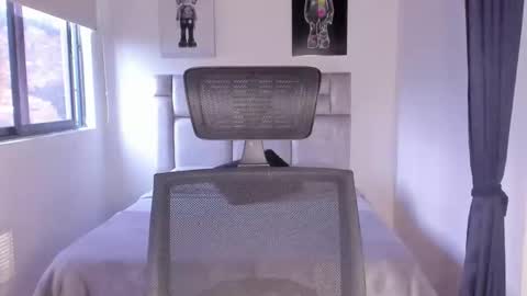 Snapshot of paul_roger chatting on 03.05.25 PAUL ROGER online show from 03.05.25