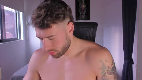 Snapshot of paul_roger chatting on 03.07.25 PAUL ROGER online show from 03.07.25