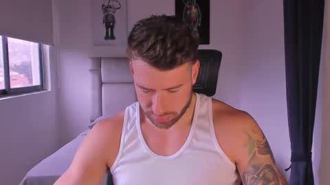 Snapshot of paul_roger chatting on 03.12.25 PAUL ROGER online show from 03.12.25