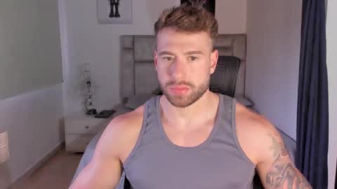 Snapshot of paul_roger chatting on 09.11.25 PAUL ROGER online show from 09.11.25