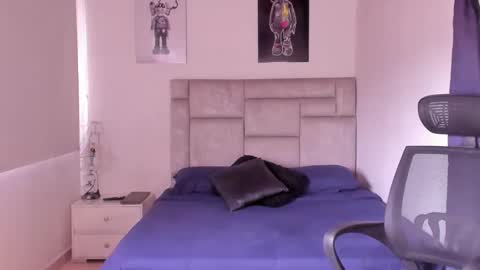 Snapshot of paul_roger chatting on 10.11.25 PAUL ROGER online show from 10.11.25