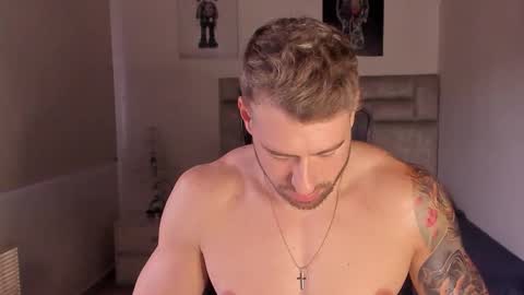 Snapshot of paul_roger chatting on 10.15.25 PAUL ROGER online show from 10.15.25