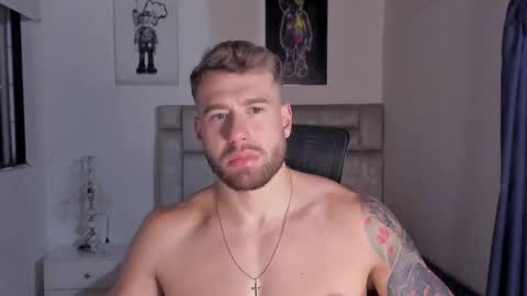 Snapshot of paul_roger chatting on 10.31.25 PAUL ROGER online show from 10.31.25