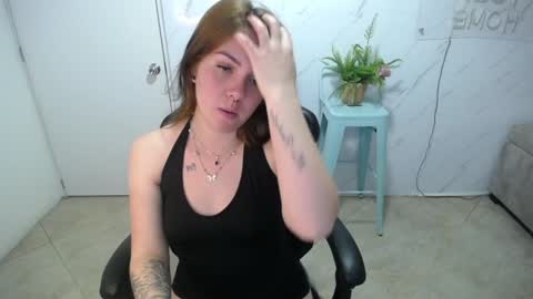 Snapshot of paula_b_ chatting on 12.29.24 Paula online show from 12.29.24