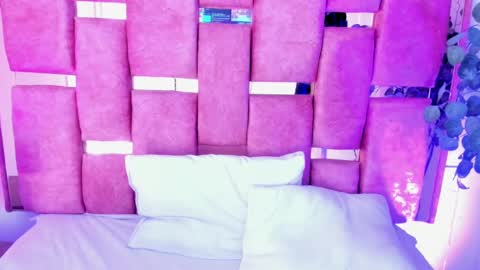 Snapshot of paulette_dupont_ chatting on 09.28.25 paulette_dupont_ online show from 09.28.25