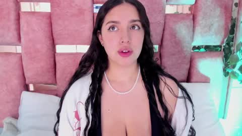 Snapshot of paulette_dupont_ chatting on 09.29.25 paulette_dupont_ online show from 09.29.25