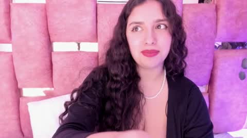 Snapshot of paulette_dupont_ chatting on 10.01.25 paulette_dupont_ online show from 10.01.25