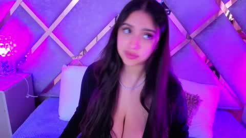 Snapshot of paulette_dupont_ chatting on 12.18.25 paulette_dupont_ online show from 12.18.25