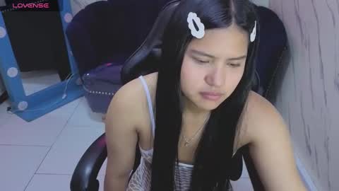 Snapshot of paulette_v chatting on 09.15.25 Live 800am 200pm COLOMBIAN HOUR online show from 09.15.25