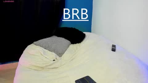 Snapshot of paulin01_ chatting on 10.19.25 Paulina online show from 10.19.25