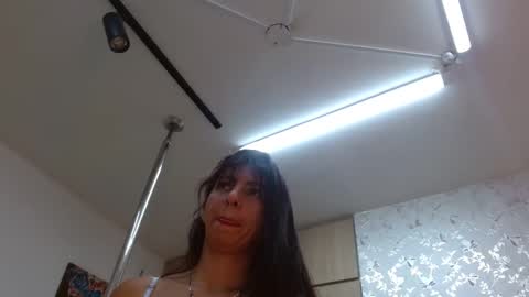 Snapshot of paulina_rubio_ chatting on 02.03.25 Paulina Rubio online show from 02.03.25