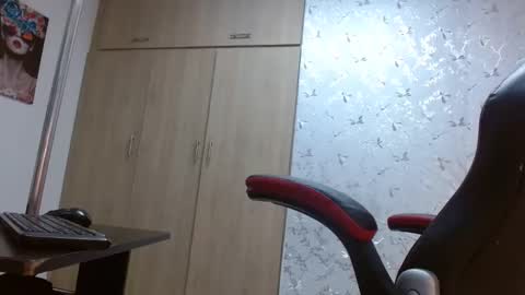 Snapshot of paulina_rubio_ chatting on 02.08.25 Paulina Rubio online show from 02.08.25